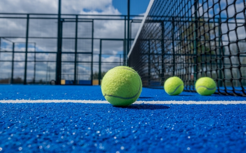 Padel Kortu İçin Gerekli Ekipmanlar